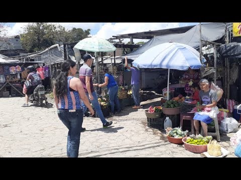 Copanecos abarrotan zona comercial del bo. Santa Teresa, Santa Rosa de Copán