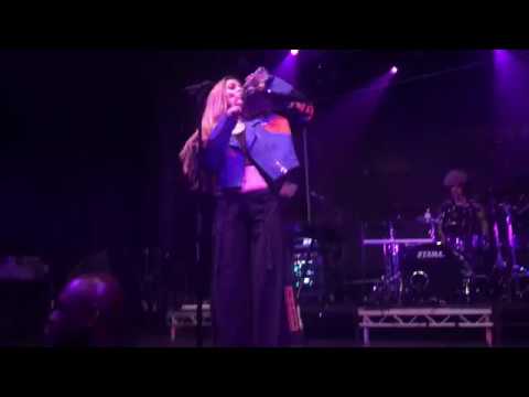 Becky Hill - Fall In Love Again LIVE - London 13/3/19