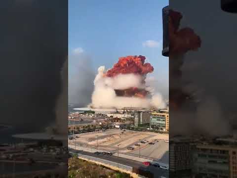 Nueva toma de la terrible explosión que se acaba de registrar en Beirut
