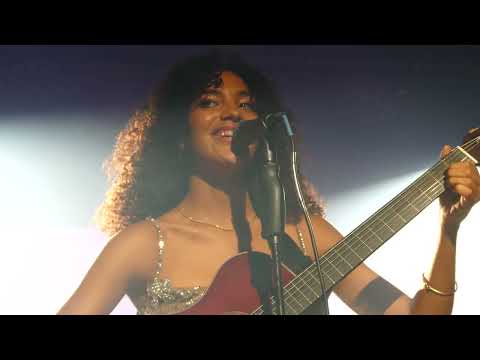 Olivia Dean - "UFO" (Live in Brooklyn)