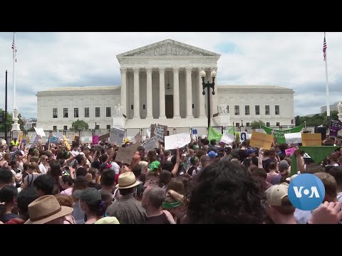 🔵40% of American Voters Disapprove of Overturn of Roe v. Wade