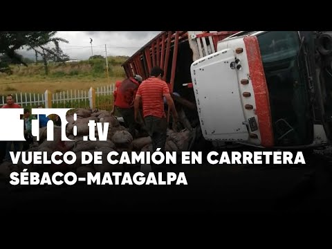 Nicaragua: Camión cargado con broza de oro se da vuelta en Crtra. Sébaco-Matagalpa
