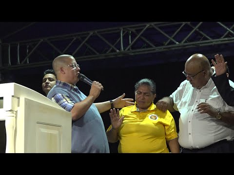De la tarima al altar, testimonio del pastor Héctor Delgado a familias de Nicaragua
