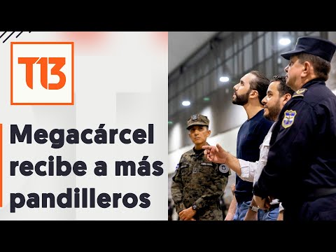 Bukele traslada otros dos mil presos a megacárcel en El Salvador