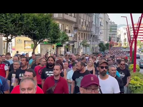 Miles de trabajadores del metal se manifiestan en Vigo en defensa de un convenio digno