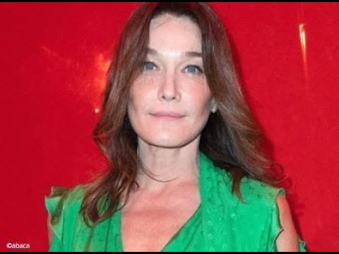 Carla Bruni : cette robe d'époque en dentelles, (très) imposante... surprise garantie...