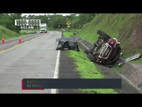 Dos lesionados luego de vuelco de camioneta en Bluefields - Nicaragua