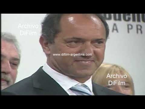 Daniel Scioli le toma juramento a Alberto Perez - Eduardo Camaño 2009