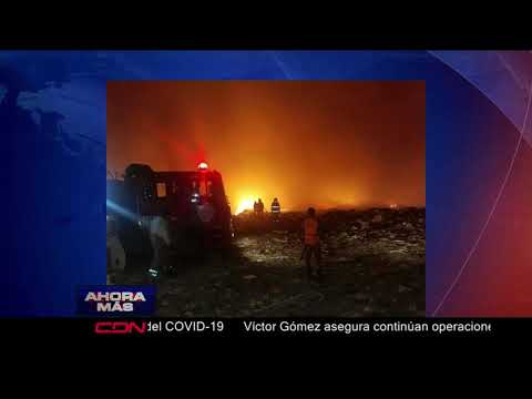 Bomberos y miembros COMIPOL controlan incendio en vertedero de Haina