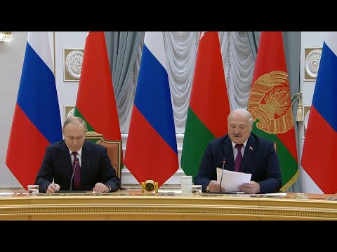 Poutine et Loukachenko tiennent des pourparlers bilatéraux à Minsk | AFP Images