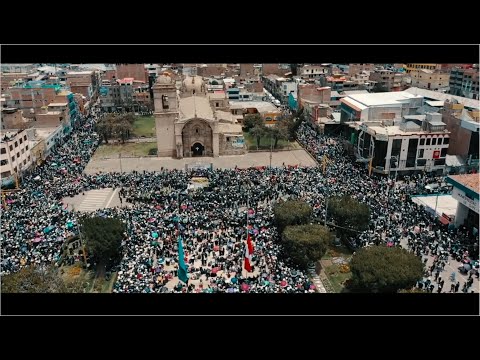 PLAZA DE ARMAS de Juliaca Ríos de gente, para despedir sus héroes de la Democracia Perú