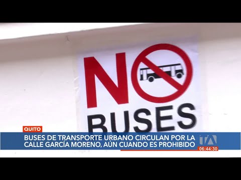 Preocupación por buses en la calle García Moreno en el Centro Histórico de Quito