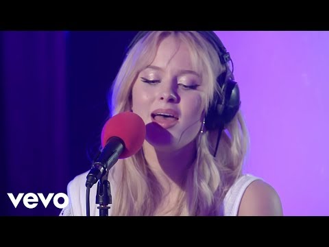 Zara Larsson - All Night (Beyoncé cover in the Live Lounge)