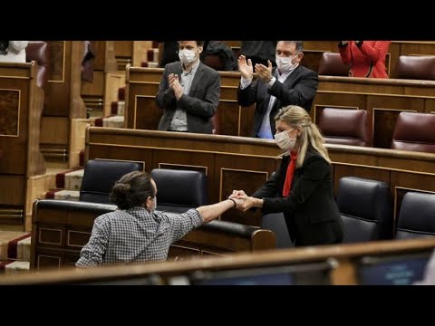 Iglesias dice adiós al Congreso recordando a los que lucharon contra el fascismo