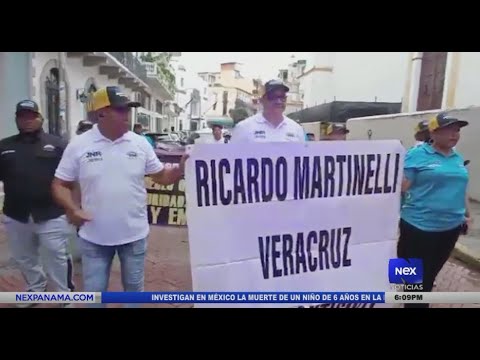Grupo de residentes del área de Veracruz marchó en apoyo al expresidente Martinelli