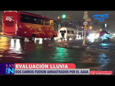 El Alto: Dos vehículos arrastrados por intensa lluvia, solicitan auxilio