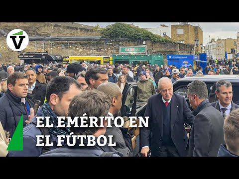 Juan Carlos I acude al estadio del Chelsea para presenciar el partido contra el Real Madrid