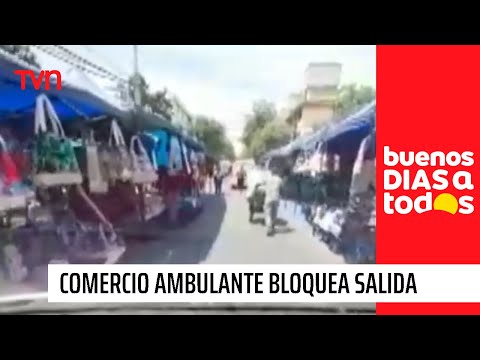 Comercio ambulante bloquea salida de ambulancia en Cesfam de barrio Meiggs | Buenos días a todos