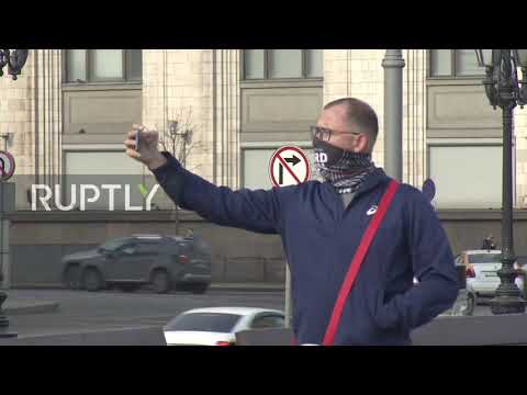 Russia: Moscow streets empty out amid newly introduced coronavirus measures