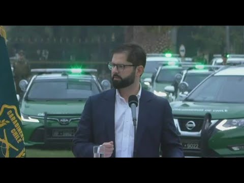 Presidente Boric respalda el uso de la fuerza de Carabineros