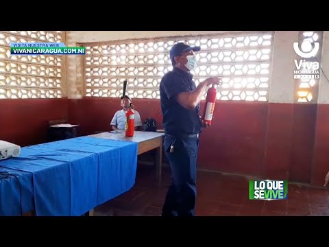 Autoridades capacitan a comerciantes de pólvora en Rivas