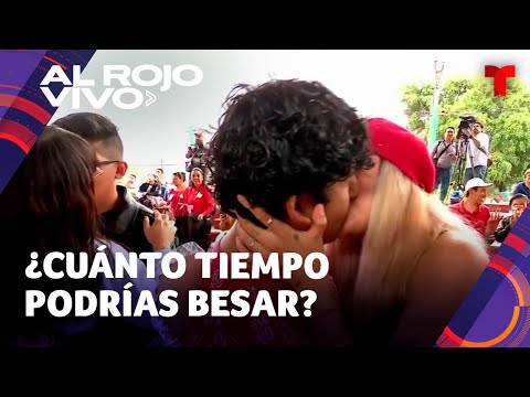 Decenas de parejas celebraron el Besotón en Ciudad de México