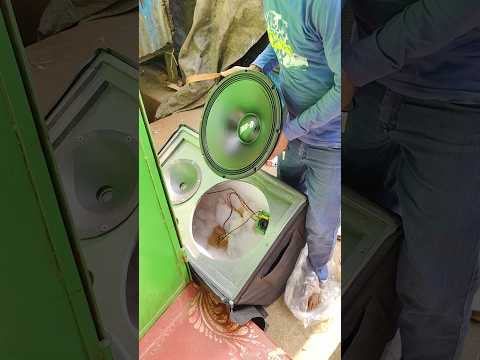 Speaker fitting in LA MONITOR BOX CABINET