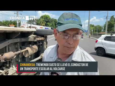 Conductor de transporte escolar termina volcado en Chinandega - Nicaragua