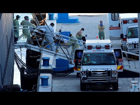 Coronavirus : le Zaandam accoste en Floride avec plusieurs passagers malades