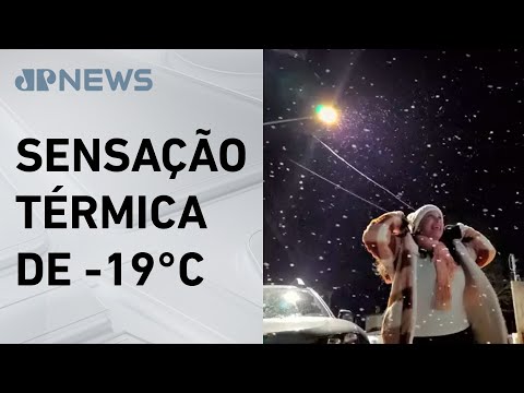 Serra catarinense registra neve durante a madrugada