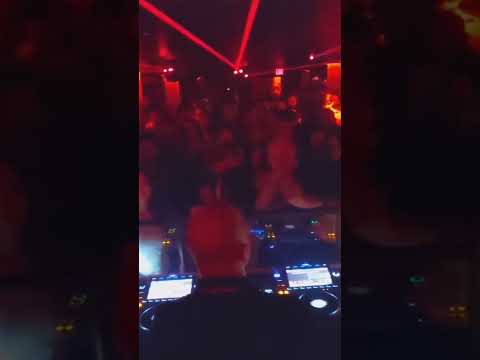 A sneak peek at Saeed Younan's live DJ set at White Rabbit! Proof that
he kept the crowd moving all