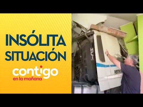 ARRASÓ CON EL MURO: Familia vive con un camión incrustado en su casa - Contigo en La Mañana