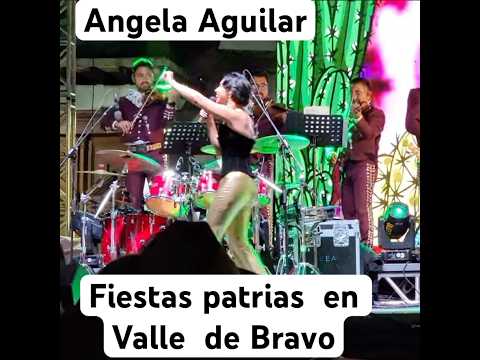 Angela Aguilar celebrando fiestas de independencia Mexicana en Valle de Bravo