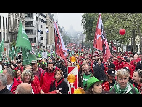 200.000 Βέλγοι στους δρόμους για το δικαίωμα στην απεργία