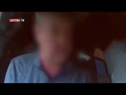 Пьяный водитель попытался дать взятку