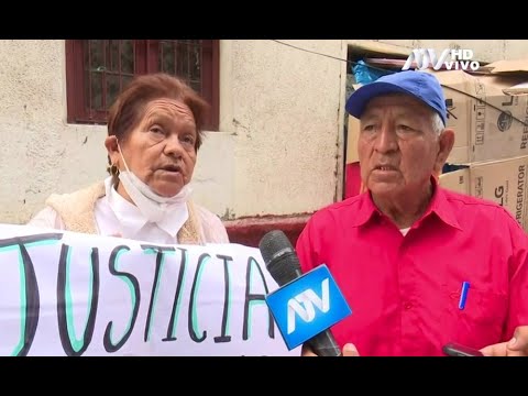 Breña: Abuelitos viven afuera de su casa tras ser desalojados