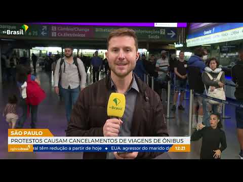 Passageiros reclamam de cancelamentos de viagens em SP Passageiros reclamam de cancelamentos de viagens em SP