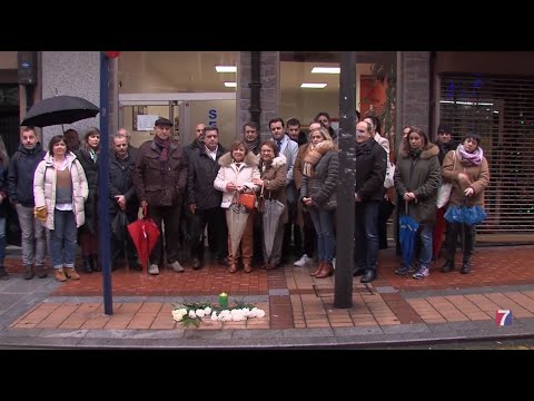 Barakaldo coloca su primera placa dedicada a las víctimas del terrorismo