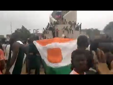 La Unión Africana da 15 días a los sublevados nigerinos para suspender el golpe de Estado