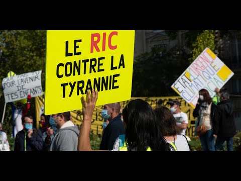 «On est là contre tout ce que fait Emmanuel Macron» : à Paris, les Gilets jaunes de retour