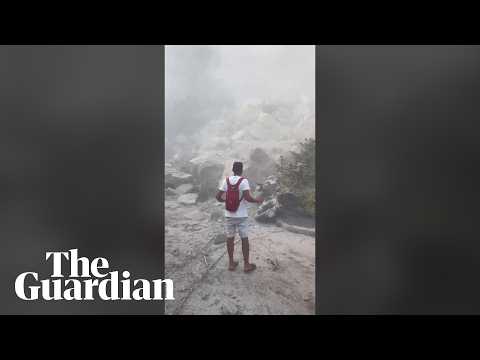 Rockfall hits Italian city after earthquake in Naples