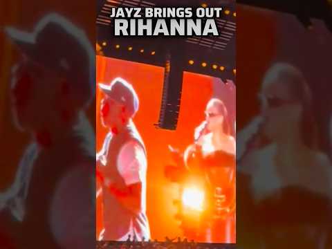 Jayz brings Rihanna out to Yankee Stadium #jayz #rihanna #yankeestadium