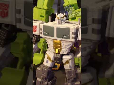 OPTIMUS vs DEVASTATOR— Combiner Wars 🤖 #transformers #shorts #animation