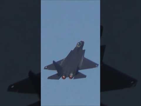 試作中華ステルスJ-31 10年以上前に中国で飛んでいた試作機