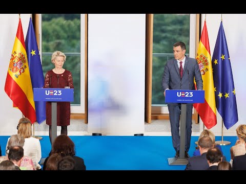 Pedro Sánchez comparece junto a la presidenta de la Comisión Europea, Ursula von der Leyen