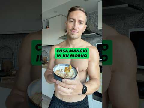 COSA MANGIO IN UN GIORNO 🍗#shorts