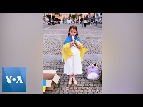 🔵Ukrainian Girl Plays Recorder to Raise Money for Military