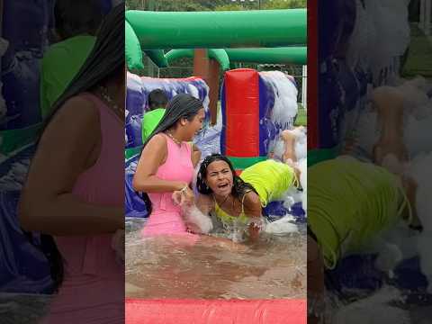 ESCORREGA DE SABÃO 😱 @irmas_pina #shortsfunny