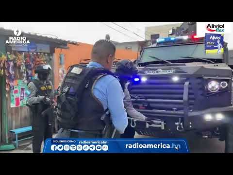 Policía tumba portones no autorizados utilizando vehículos ‘Black Mamba’ en Tegucigalpa