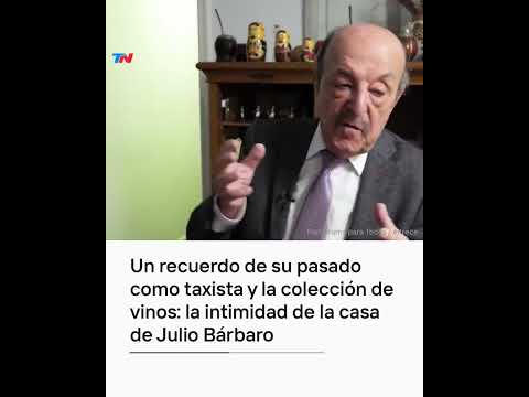 Un recuerdo de su pasado como taxista y colección de vinos: la intimidad de la casa de Julio Bárbaro